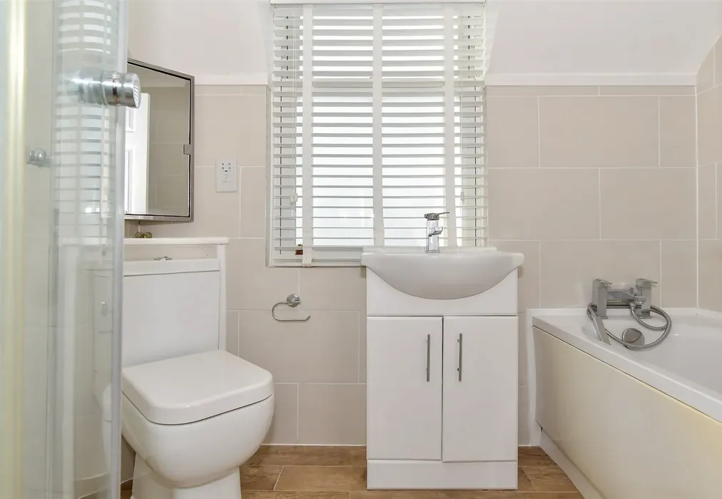 Bathroom - Station Drive, Deal, Kent - Wards of Kent