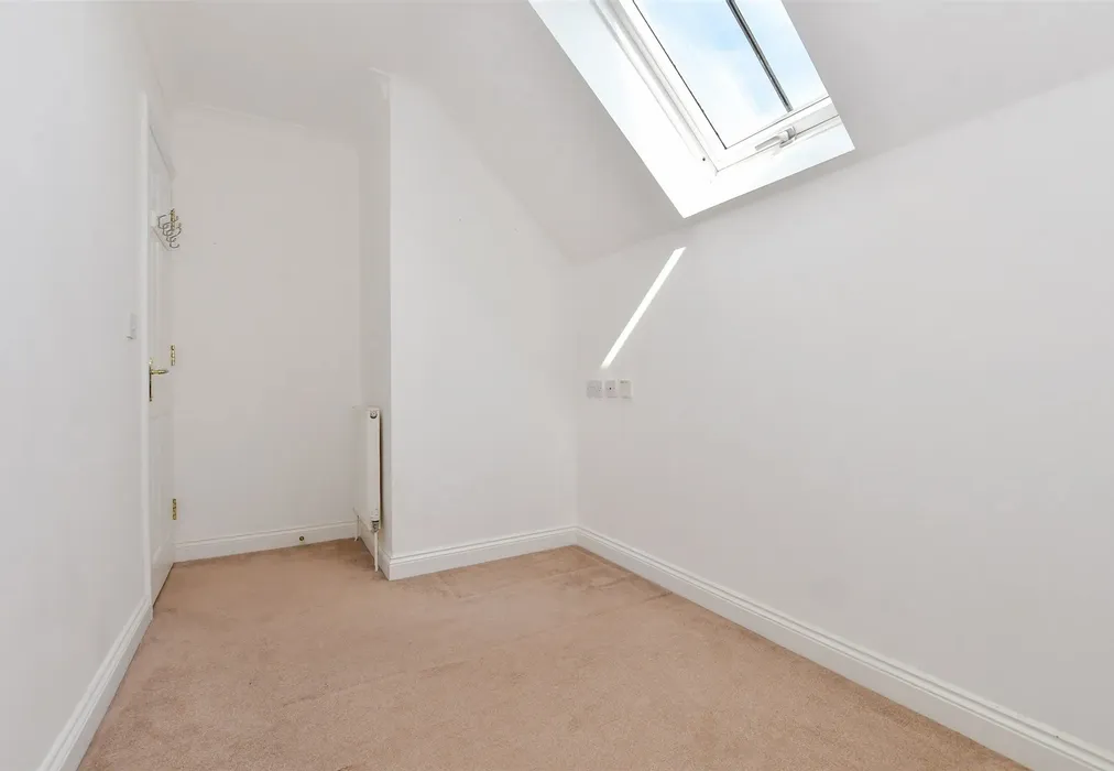 Bedroom 3 - Station Drive, Deal, Kent - Wards of Kent