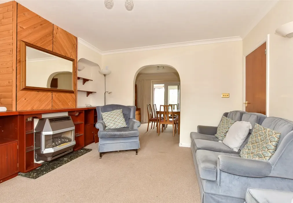 Lounge - Mandeville Road, Canterbury, Kent - Wards of Kent