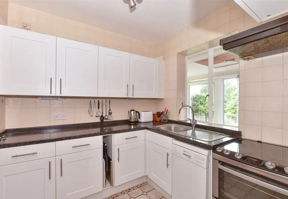 Kitchen - Mandeville Road, Canterbury, Kent - Wards of Kent
