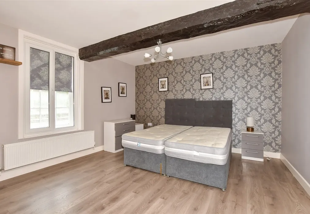 Bedroom 1 - Old Dover Road, Canterbury, Kent - Wards of Kent