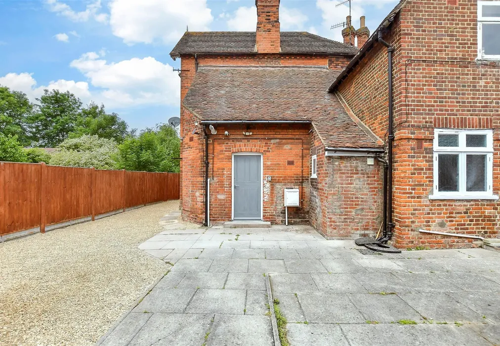 Driveway/Parking - Old Dover Road, Canterbury, Kent - Wards of Kent