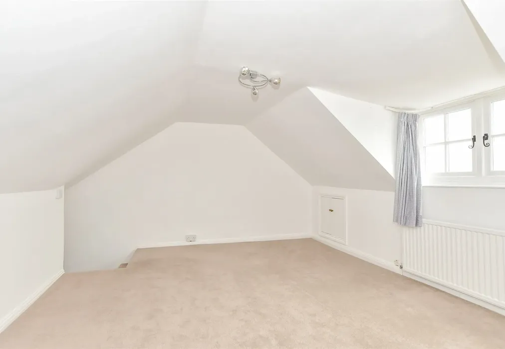 Bedroom 2 - Orchard Place, Arundel, West Sussex - Wards of Kent
