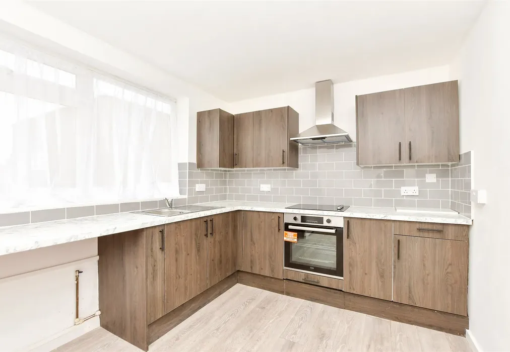 Kitchen - Hornbeam Road, Reigate, Surrey - Wards of Kent