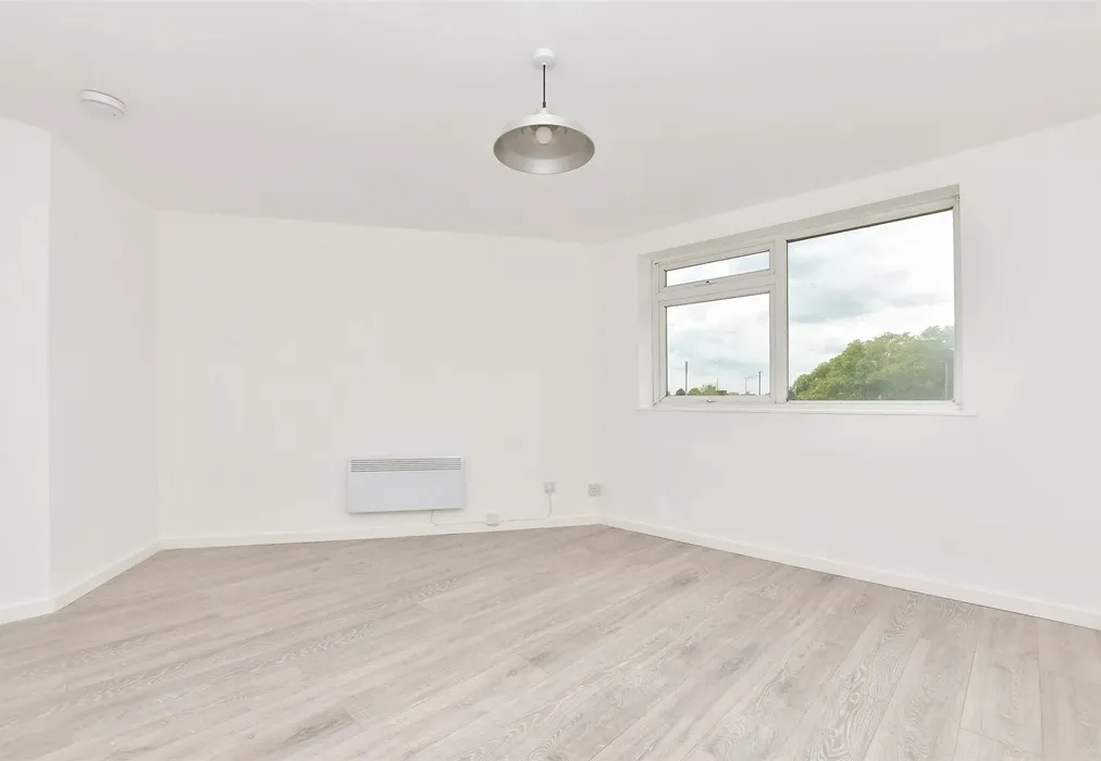 Bedroom 3 - Hornbeam Road, Reigate, Surrey - Wards of Kent