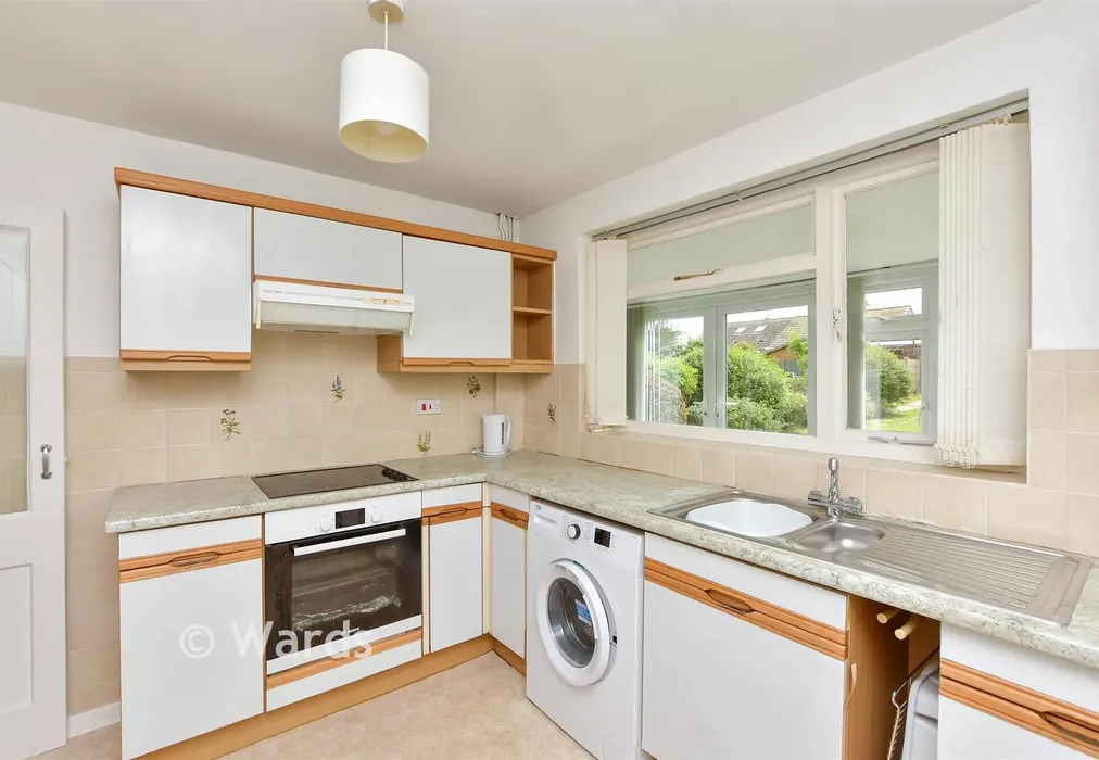 Kitchen - Upper Free Down, Herne Bay, Kent - Wards of Kent