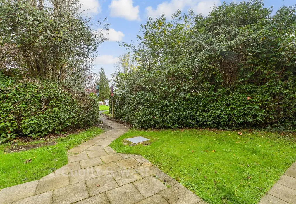 Surrounding Area - Vicarage Lane, Horley, Surrey - Wards of Kent