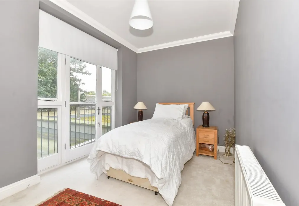 Bedroom 2 - Ramsgate Road, Sarre, Birchington, Kent - Wards of Kent