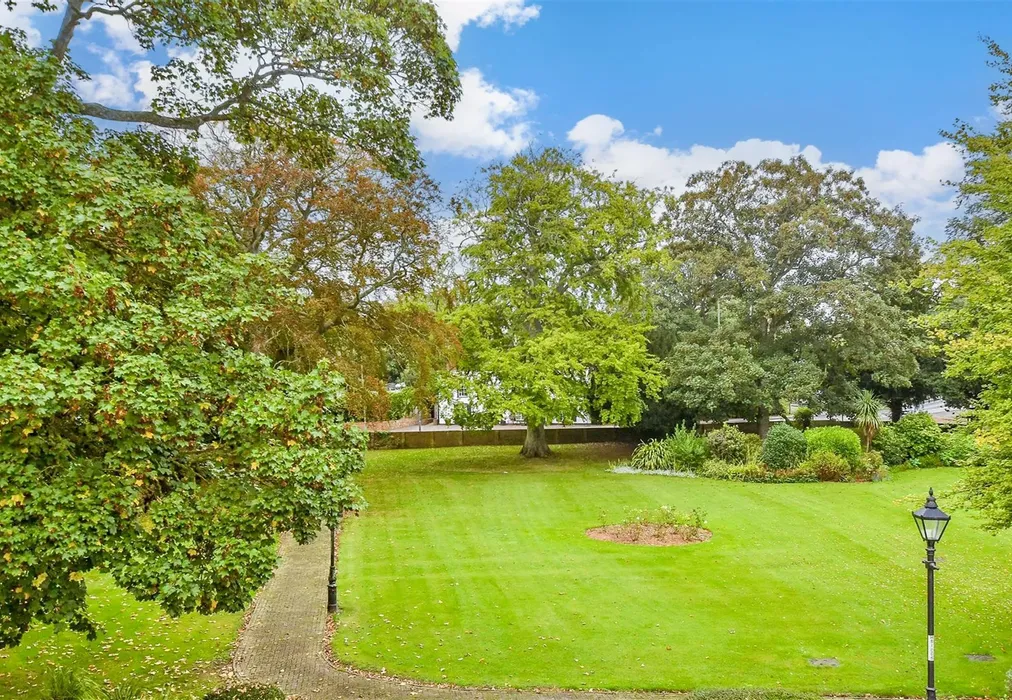 Communal Garden Area - Ramsgate Road, Sarre, Birchington, Kent - Wards of Kent