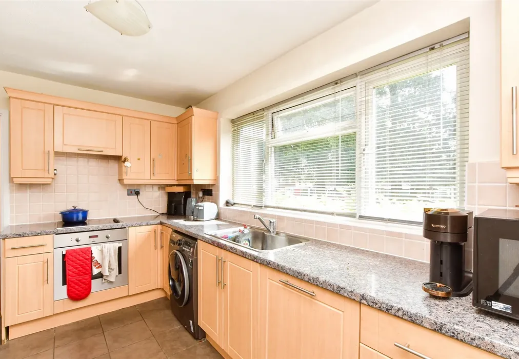 Kitchen/Breakfast Room - North Acre, Banstead, Surrey - Wards of Kent