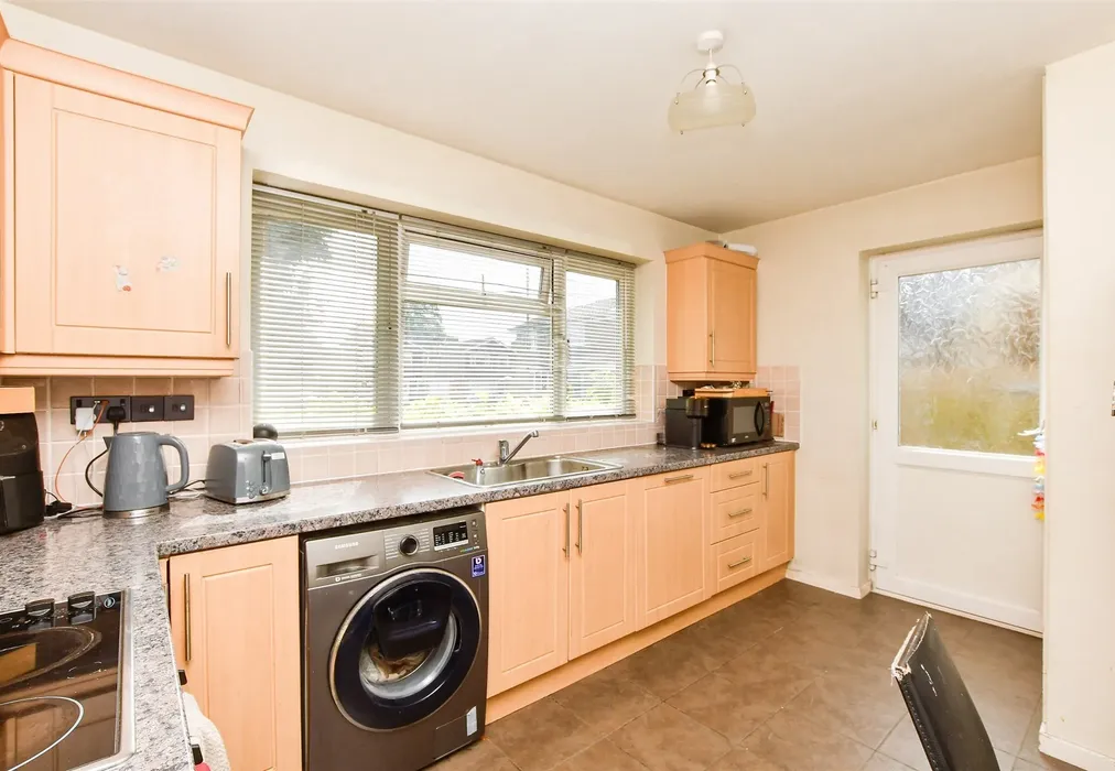 Kitchen/Breakfast Room - North Acre, Banstead, Surrey - Wards of Kent