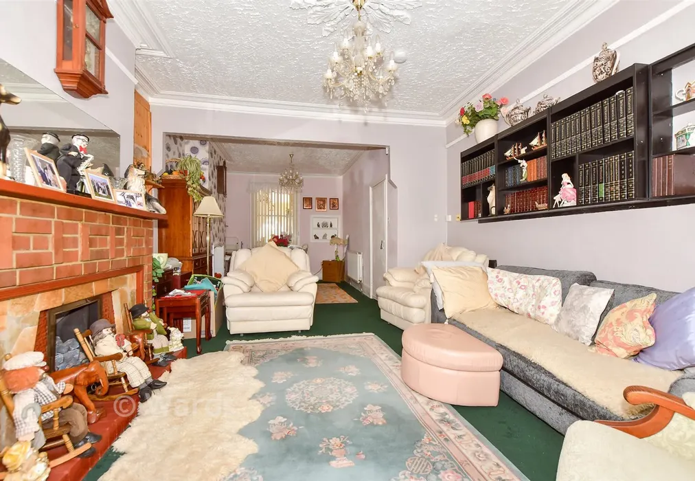 Lounge - Ellington Road, Ramsgate, Kent - Wards of Kent