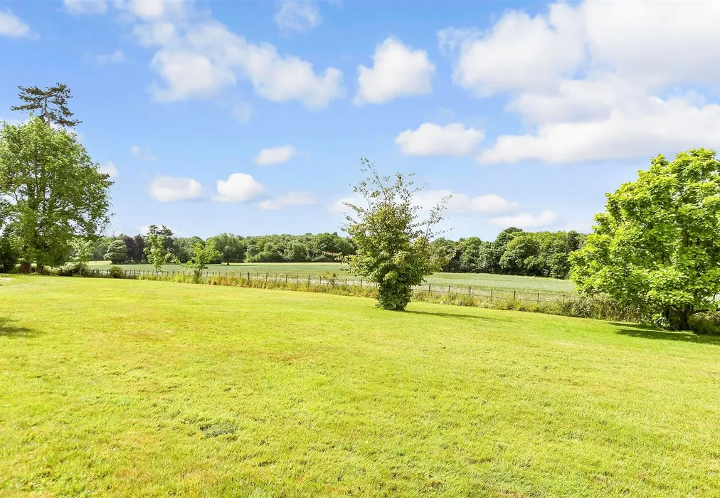 Surrounding Area - Grenehurst Park, Capel, Dorking, Surrey - Wards of Kent