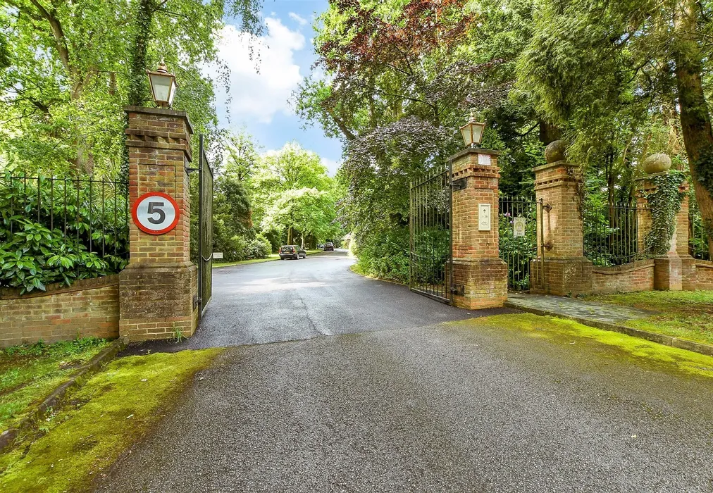 Driveway Entrance - Grenehurst Park, Capel, Dorking, Surrey - Wards of Kent