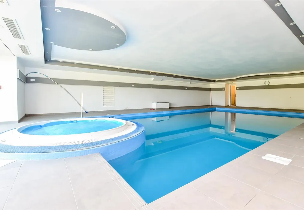Swimming Pool - Grenehurst Park, Capel, Dorking, Surrey - Wards of Kent