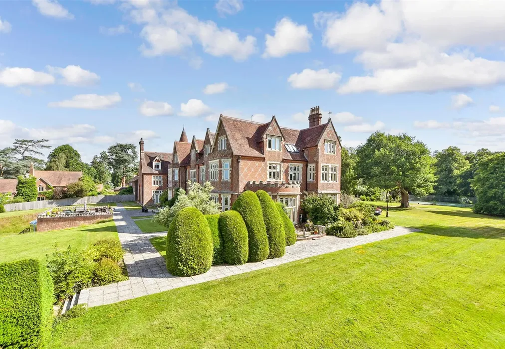 Communal Grounds / Terrace - Grenehurst Park, Capel, Dorking, Surrey - Wards of Kent