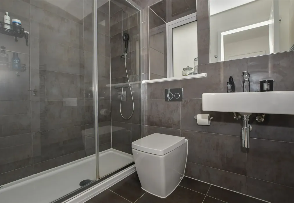 En-Suite Shower Room - Adams Lane, Holborough, Snodland, Kent - Wards of Kent