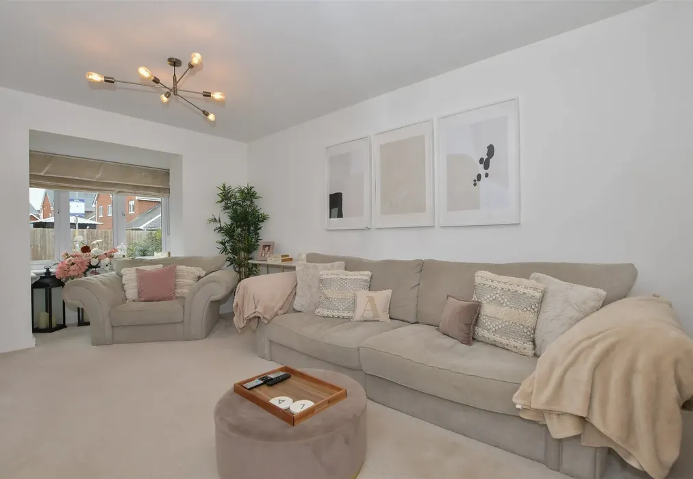 Lounge - Adams Lane, Holborough, Snodland, Kent - Wards of Kent