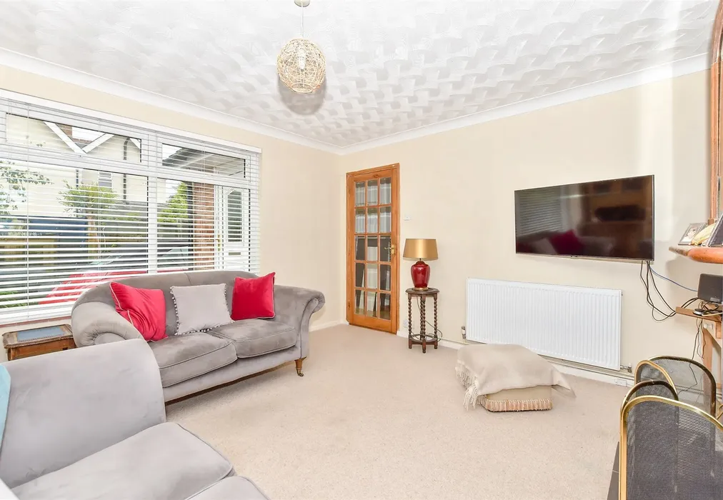 Family Room - Appledram Lane South, Chichester, West Sussex - Wards of Kent