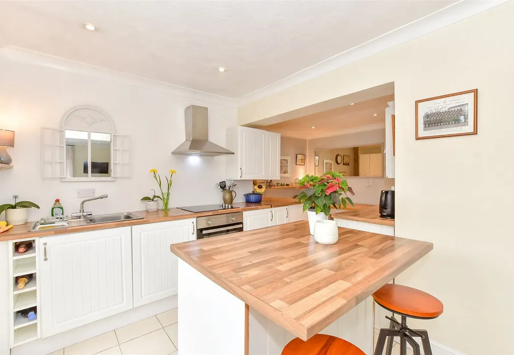 Kitchen - Appledram Lane South, Chichester, West Sussex - Wards of Kent