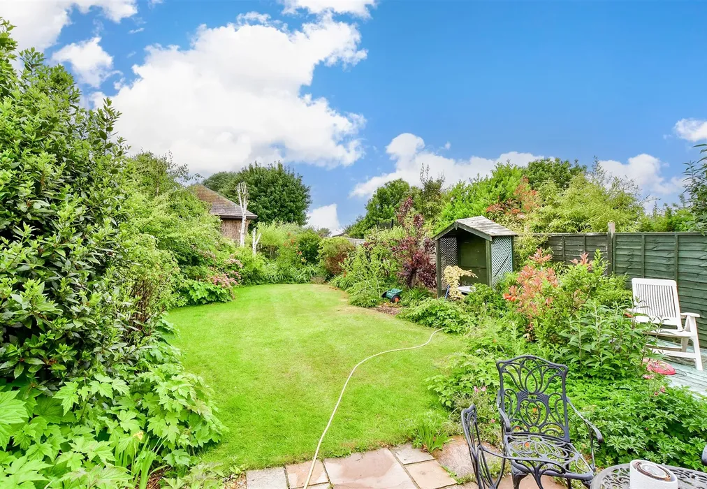 Rear Garden - Appledram Lane South, Chichester, West Sussex - Wards of Kent