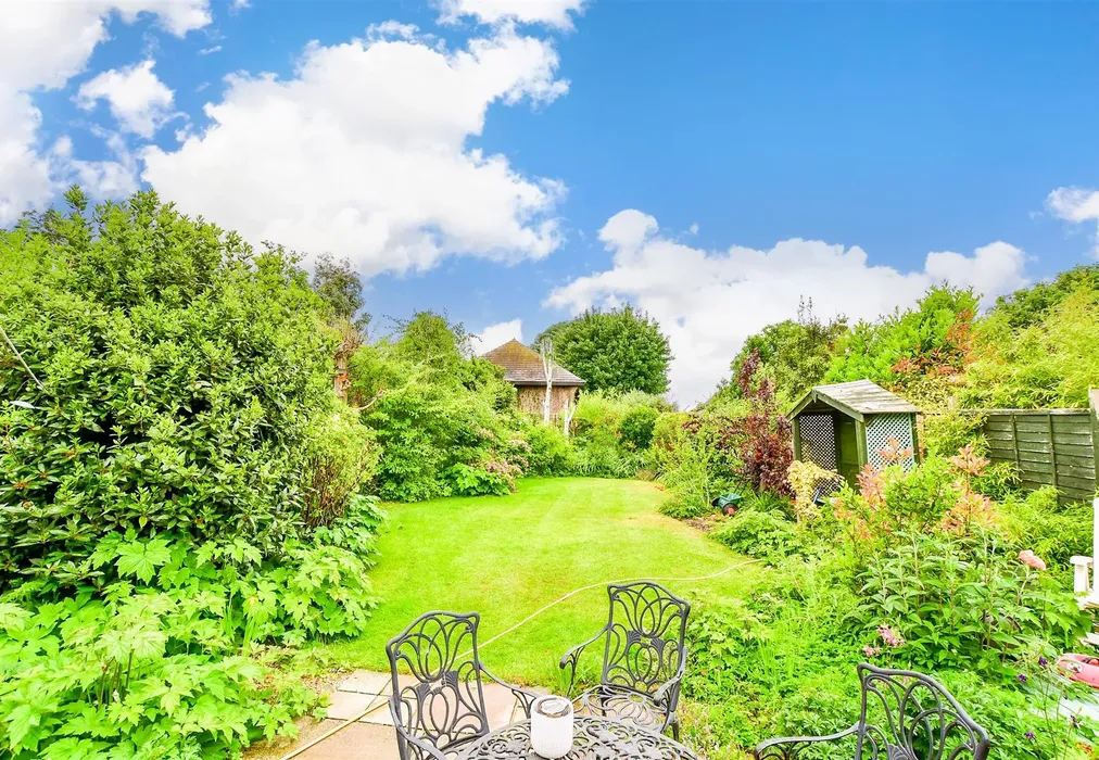 Rear Garden - Appledram Lane South, Chichester, West Sussex - Wards of Kent