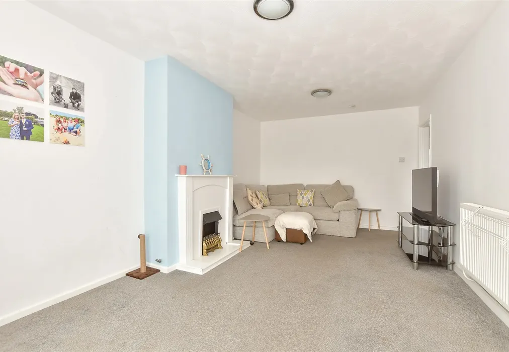 Lounge - Ingoldsby Road, Birchington, Kent - Wards of Kent