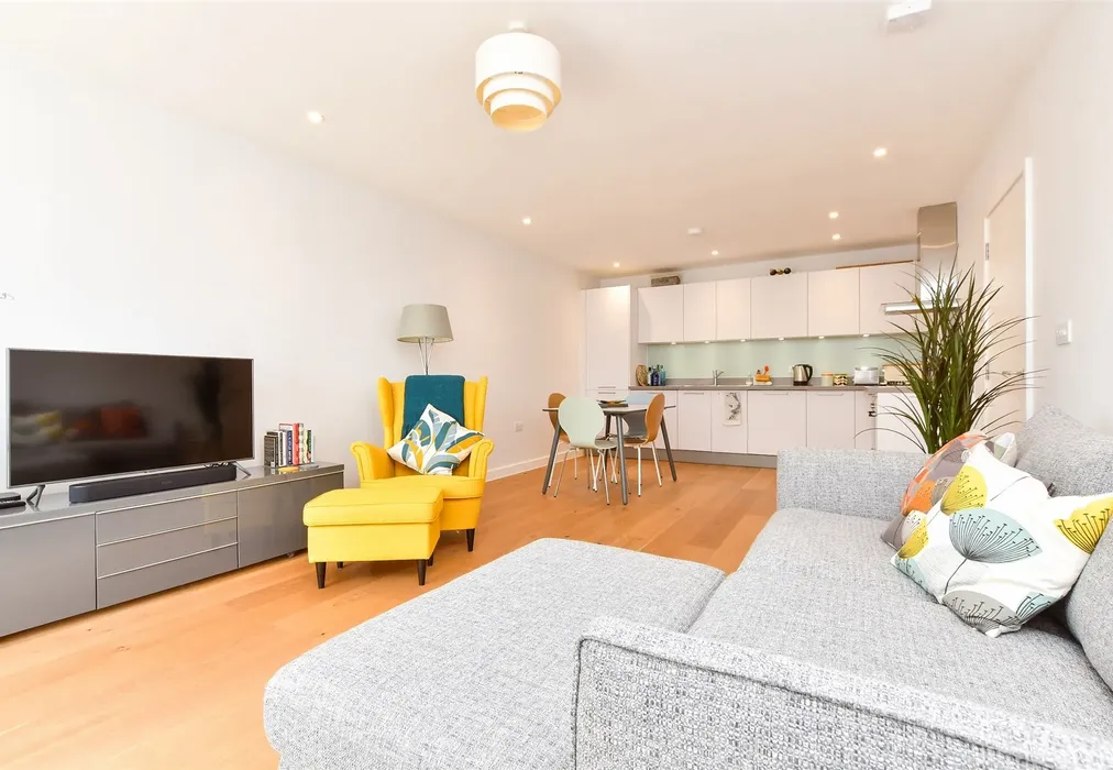 Kitchen/Diner/Lounge - Wheatley Road, Whitstable, Kent - Wards of Kent