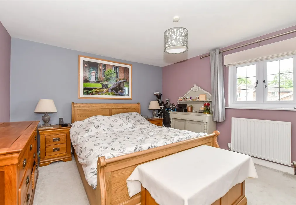 Bedroom 1 - The Street, Ulcombe, Maidstone, Kent - Wards of Kent