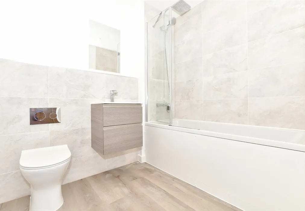 Bathroom - Maude Close, The Maude, New Romney, Kent - Wards of Kent