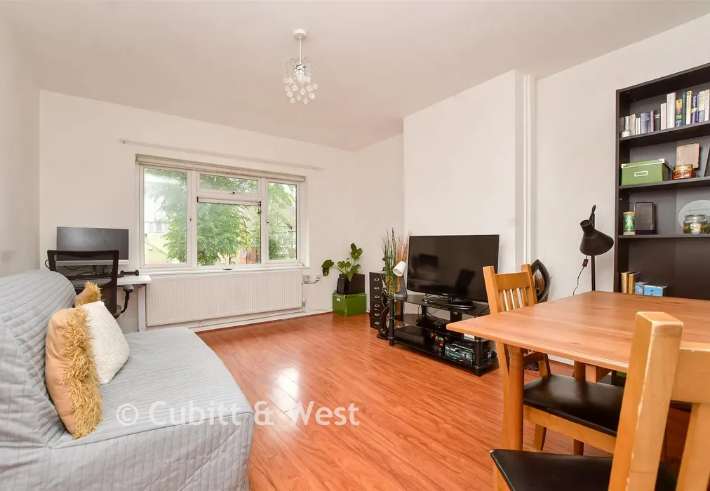 Living Room - Park Lane, Wallington, Surrey - Wards of Kent