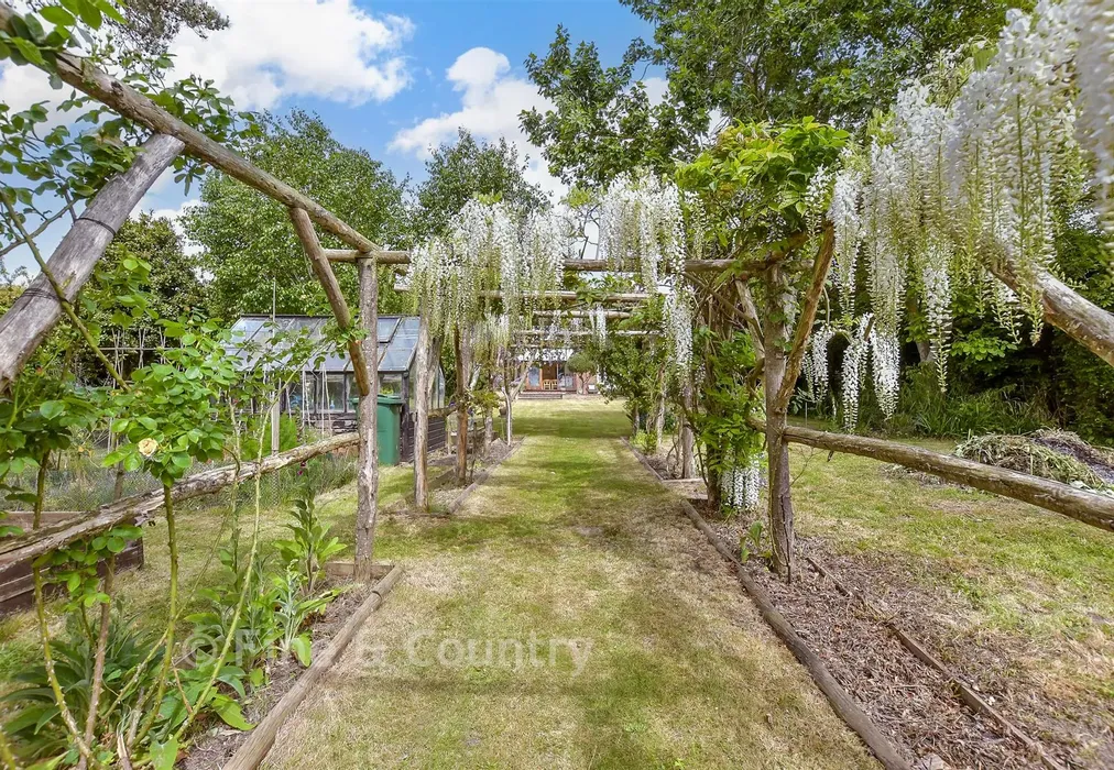 Rear Garden - Durlock Road, Ash, Canterbury, Kent - Wards of Kent