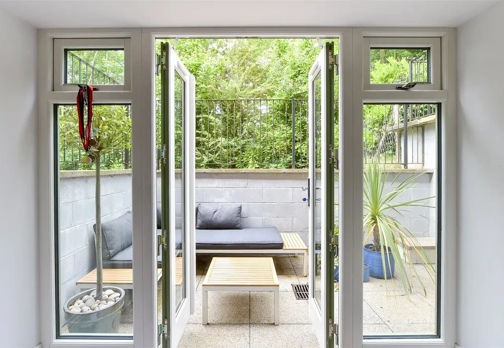 Internal Lifestyle Photograph - Station Approach, Mayfield, East Sussex - Wards of Kent