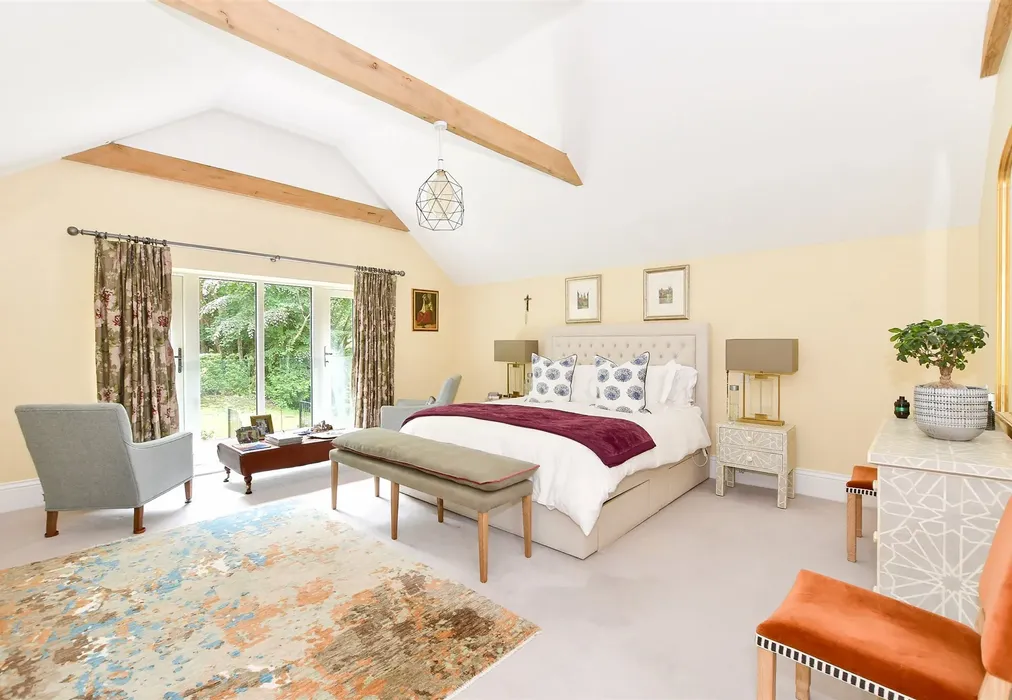 Bedroom 1 - Station Approach, Mayfield, East Sussex - Wards of Kent