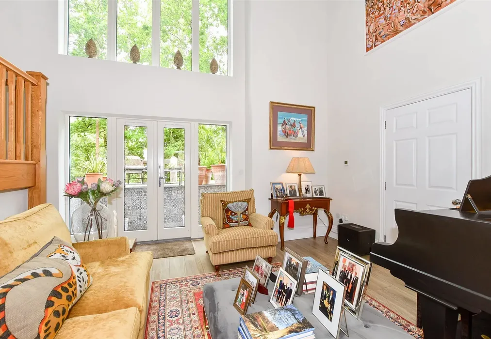Drawing Room - Station Approach, Mayfield, East Sussex - Wards of Kent