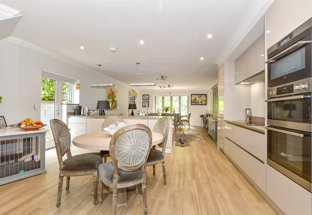 Kitchen/Dining Room - Station Approach, Mayfield, East Sussex - Wards of Kent