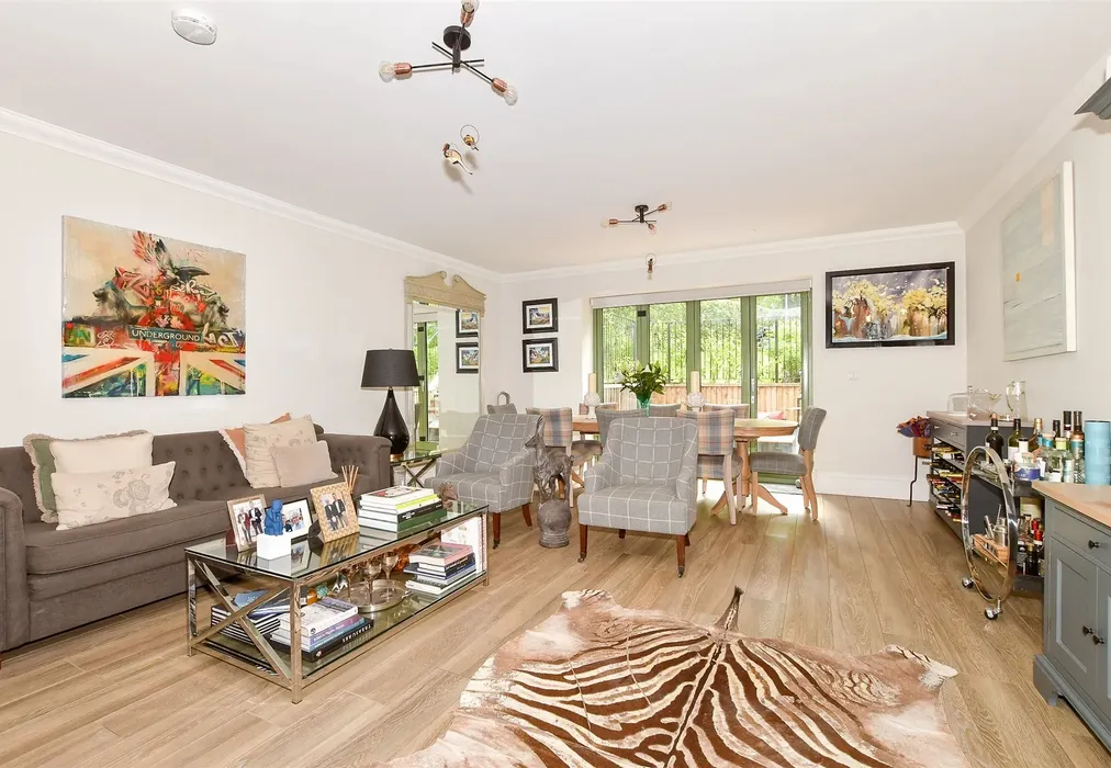 Kitchen/Dining Room - Station Approach, Mayfield, East Sussex - Wards of Kent