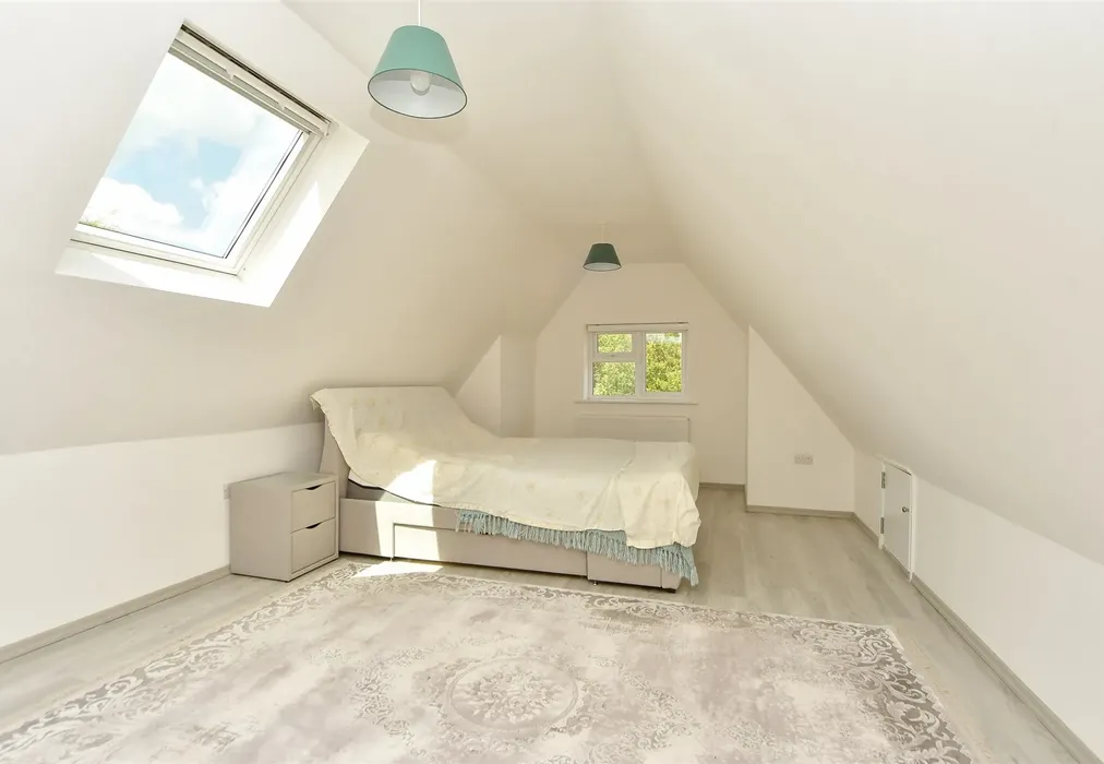 Bedroom 1 - Robin Hood Lane, Walderslade, Chatham, Kent - Wards of Kent