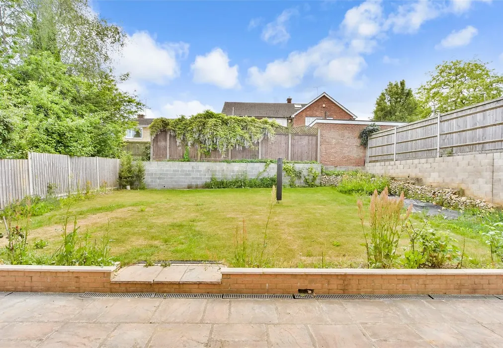 Rear Garden - Robin Hood Lane, Walderslade, Chatham, Kent - Wards of Kent