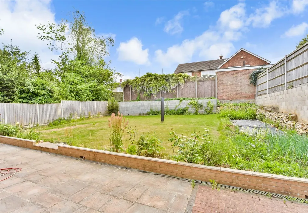 Rear Garden - Robin Hood Lane, Walderslade, Chatham, Kent - Wards of Kent