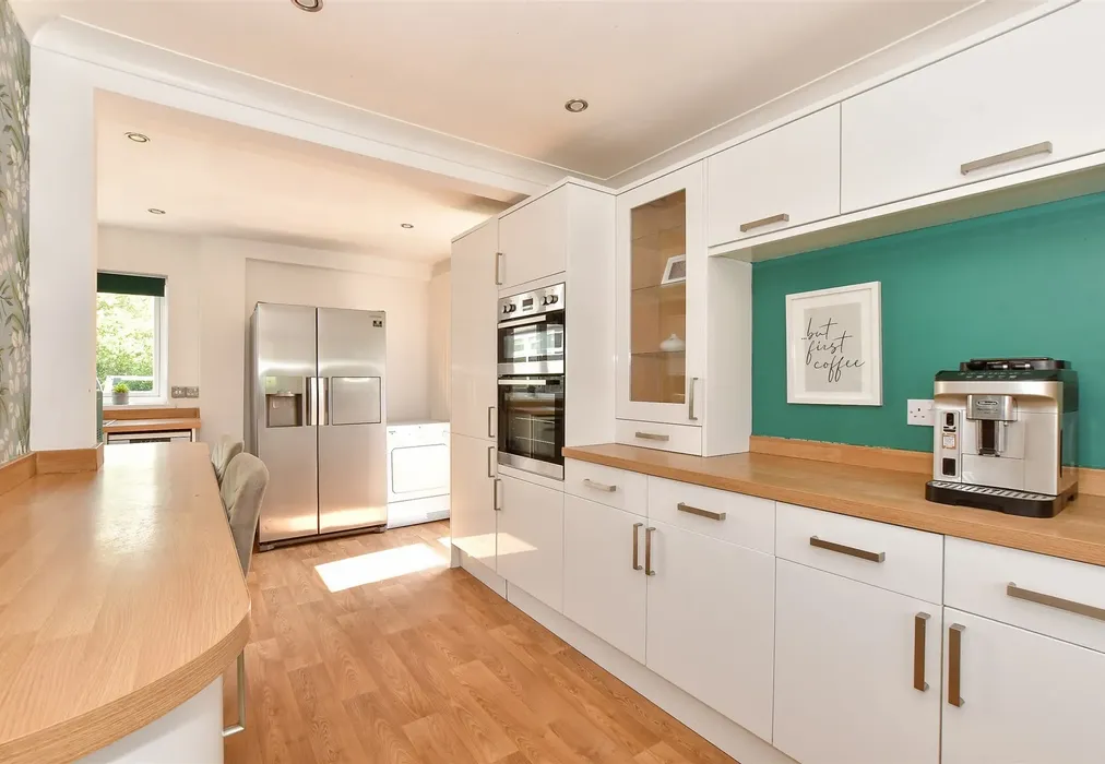 Breakfast Area - Blackthorn Close, Newport, Isle of Wight - Wards of Kent