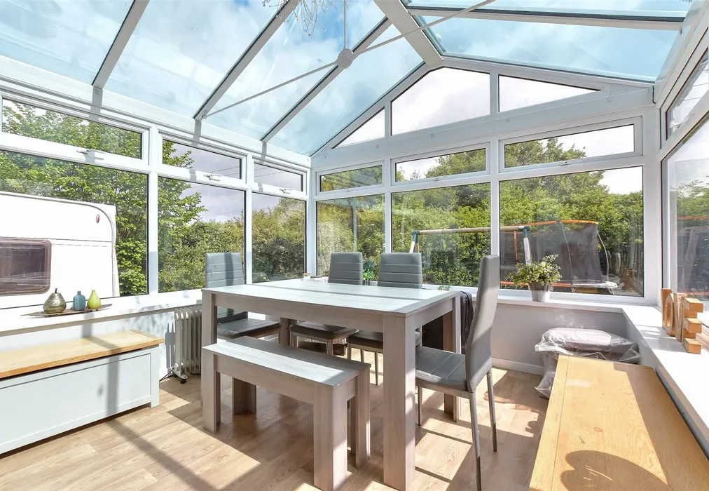 Conservatory - Blackthorn Close, Newport, Isle of Wight - Wards of Kent