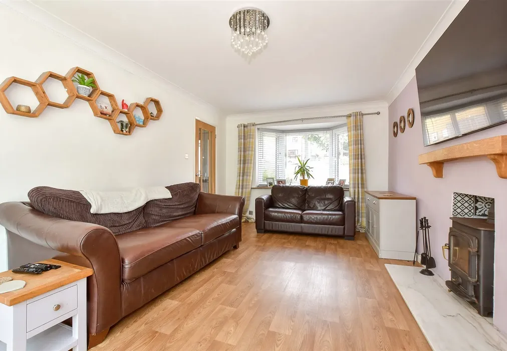 Lounge - Blackthorn Close, Newport, Isle of Wight - Wards of Kent