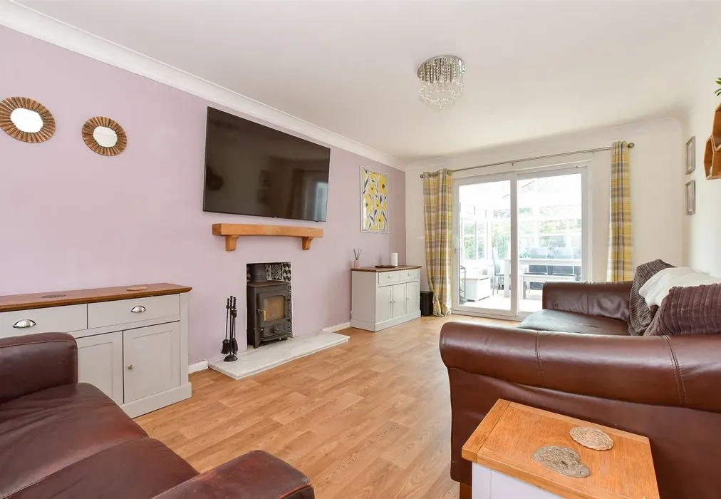 Lounge - Blackthorn Close, Newport, Isle of Wight - Wards of Kent