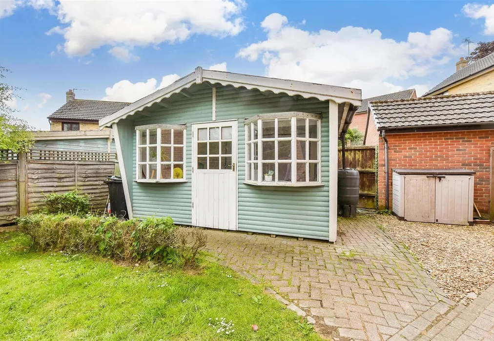 Workshop/Outbuildings - Blackthorn Close, Newport, Isle of Wight - Wards of Kent