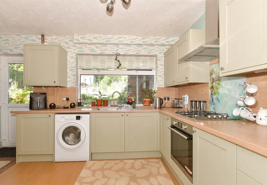 Kitchen - Columbine Road, Strood, Rochester, Kent - Wards of Kent