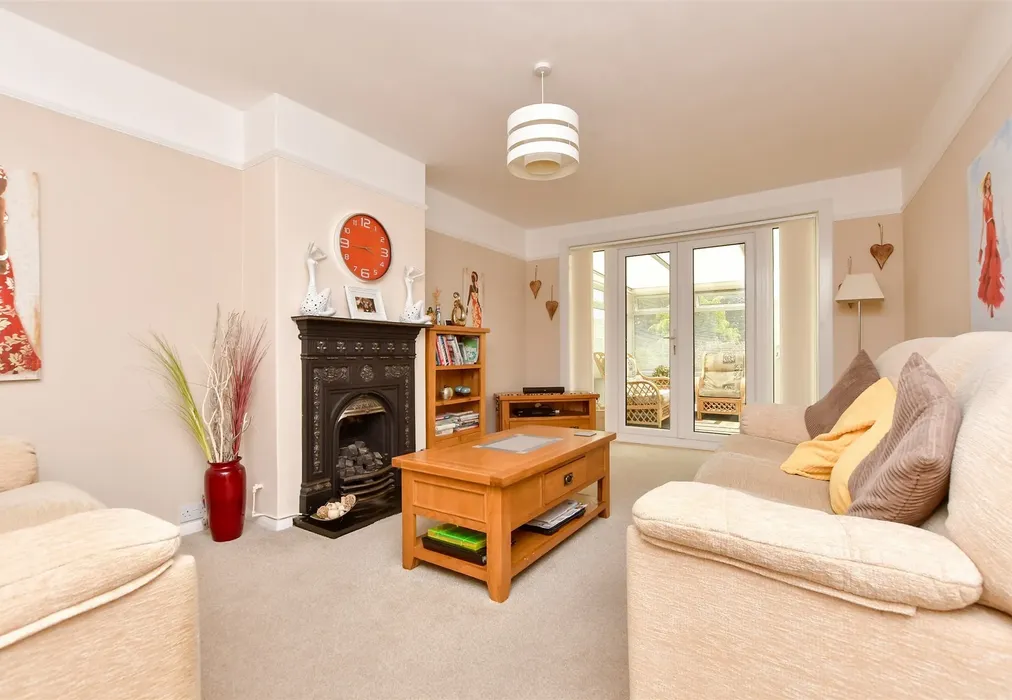 Lounge - The Ridgeway, Broadstairs, Kent - Wards of Kent