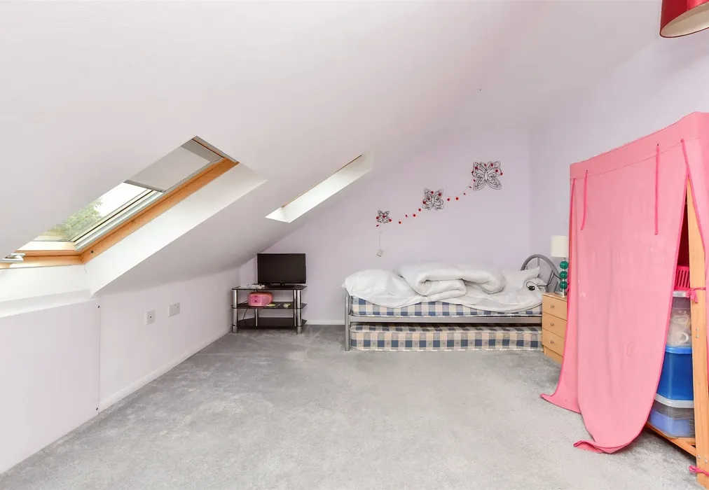 Bedroom 4 - The Ridgeway, Broadstairs, Kent - Wards of Kent