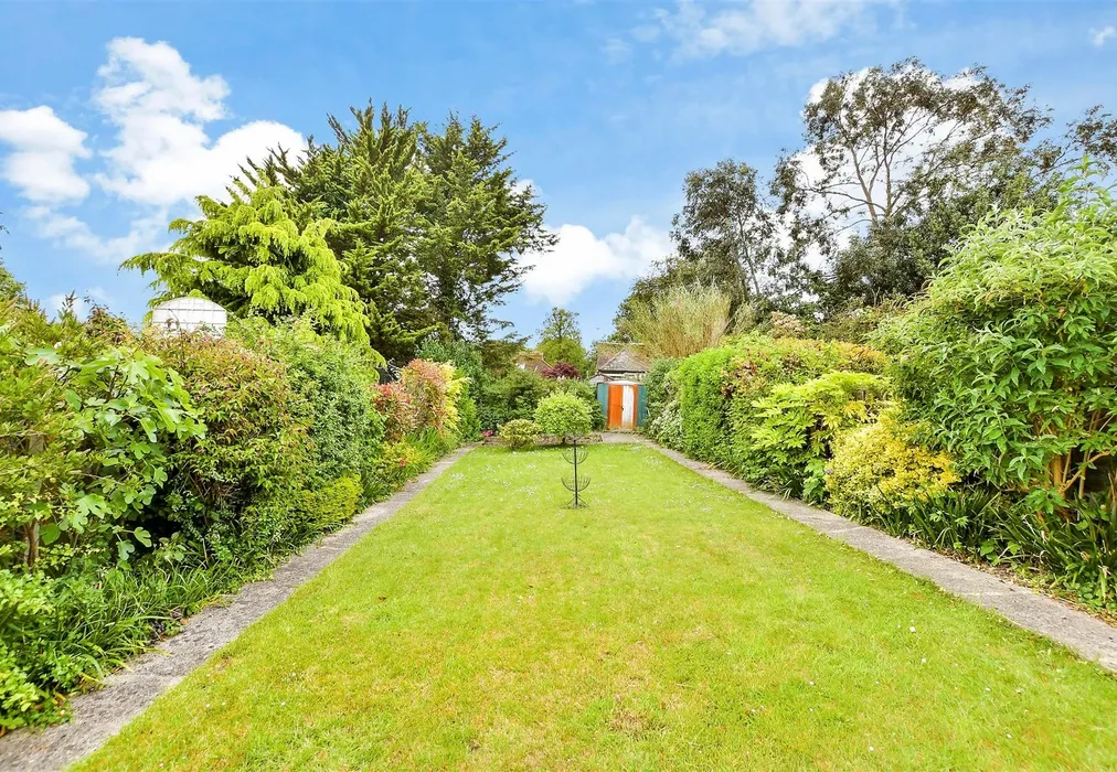 Rear Garden - The Ridgeway, Broadstairs, Kent - Wards of Kent
