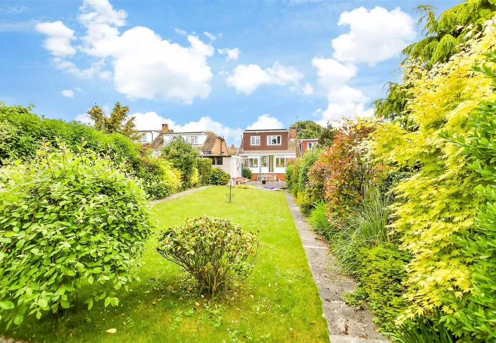 Rear Garden - The Ridgeway, Broadstairs, Kent - Wards of Kent